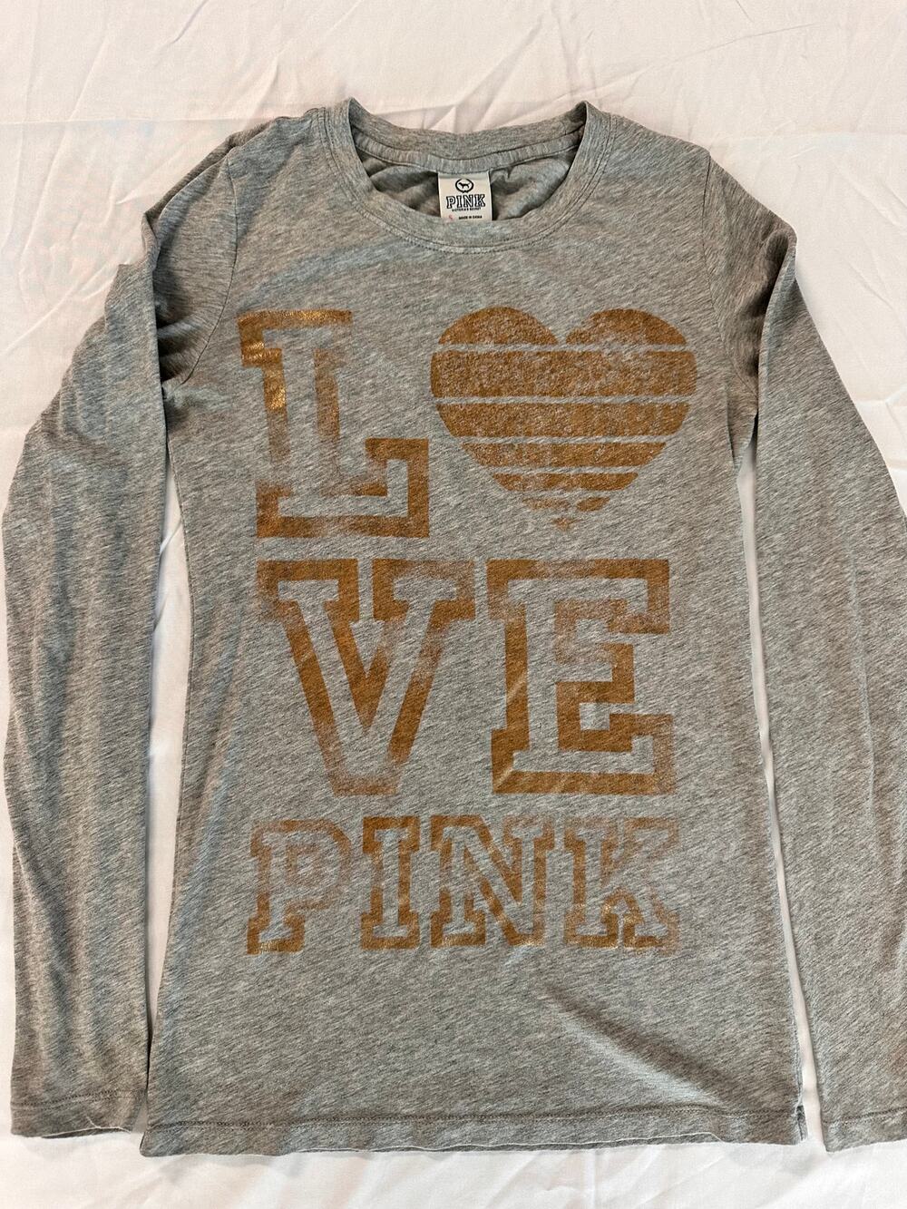 Victoria’s Secret PINK Long Sleeve Tee S Gray Gold LOVE PINK Graphic